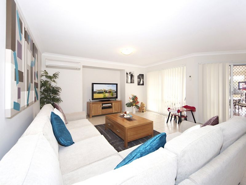 17 Whitehaven Place, Banksia Beach QLD 4507