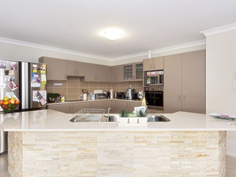 17 Whitehaven Place, Banksia Beach QLD 4507