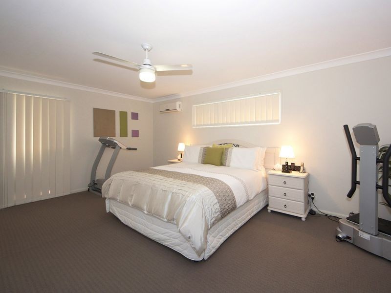 17 Whitehaven Place, Banksia Beach QLD 4507