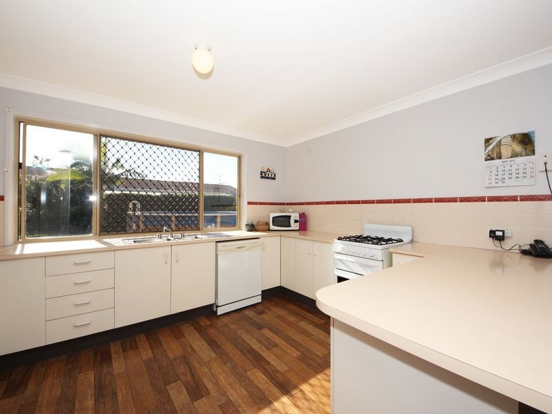 6 Morris Street (2 Taylor Street), Bongaree QLD 4507