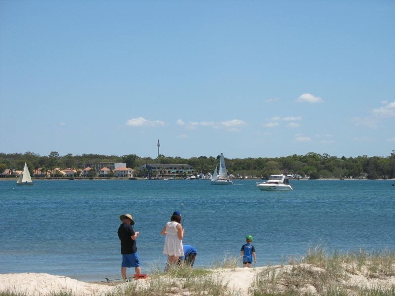 6 Morris Street (2 Taylor Street), Bongaree QLD 4507