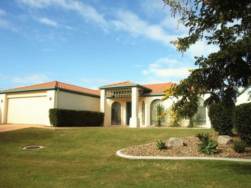 8 Voyagers Drive, Banksia Beach QLD 4507