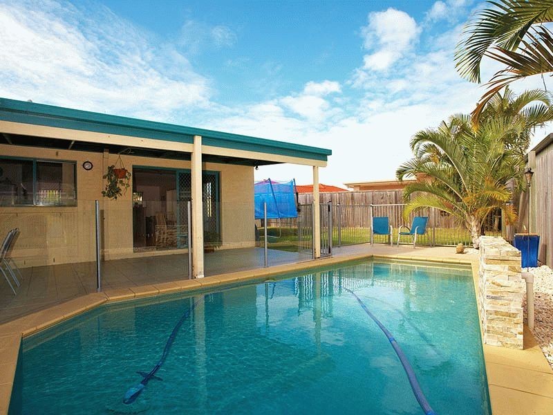 8 Voyagers Drive, Banksia Beach QLD 4507