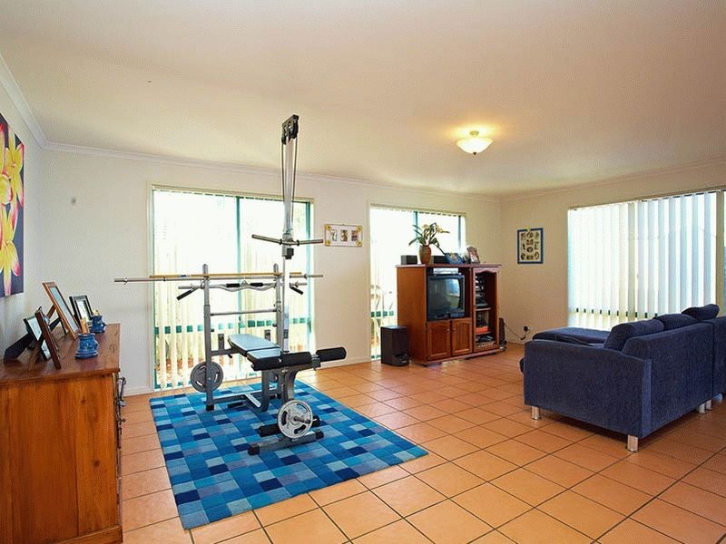 8 Voyagers Drive, Banksia Beach QLD 4507