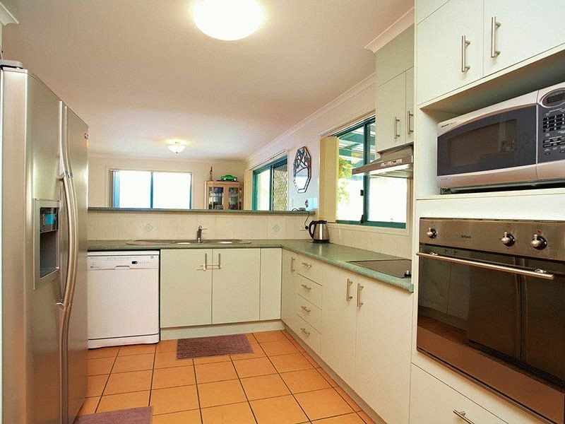 8 Voyagers Drive, Banksia Beach QLD 4507