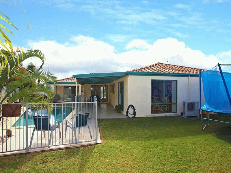 8 Voyagers Drive, Banksia Beach QLD 4507