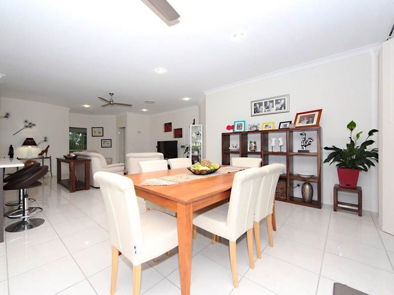8 Whitehaven Place, Banksia Beach QLD 4507