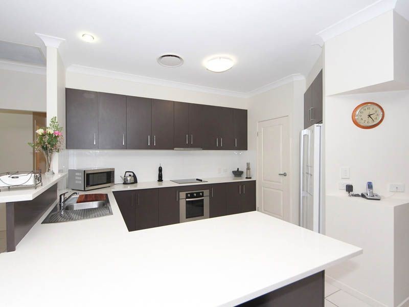 8 Whitehaven Place, Banksia Beach QLD 4507