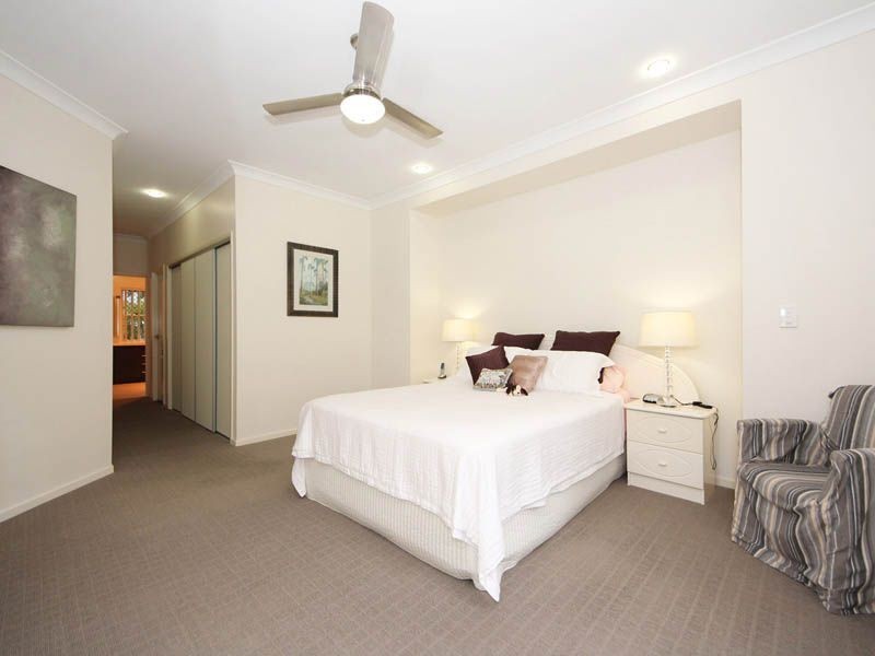 8 Whitehaven Place, Banksia Beach QLD 4507