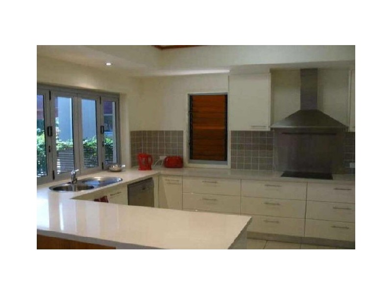 107 Spinnaker Drive, Sandstone Point QLD 4511