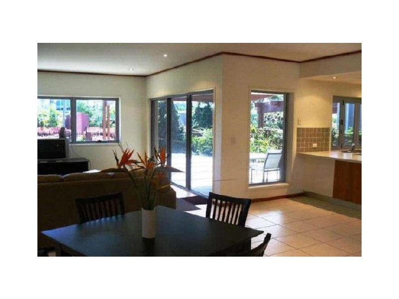 107 Spinnaker Drive, Sandstone Point QLD 4511