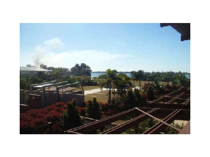 107 Spinnaker Drive, Sandstone Point QLD 4511