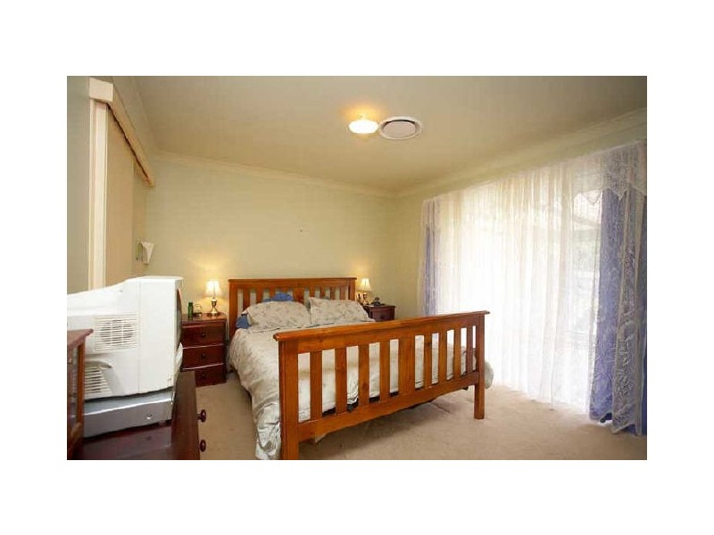 7 Trent Court, Sandstone Point QLD 4511