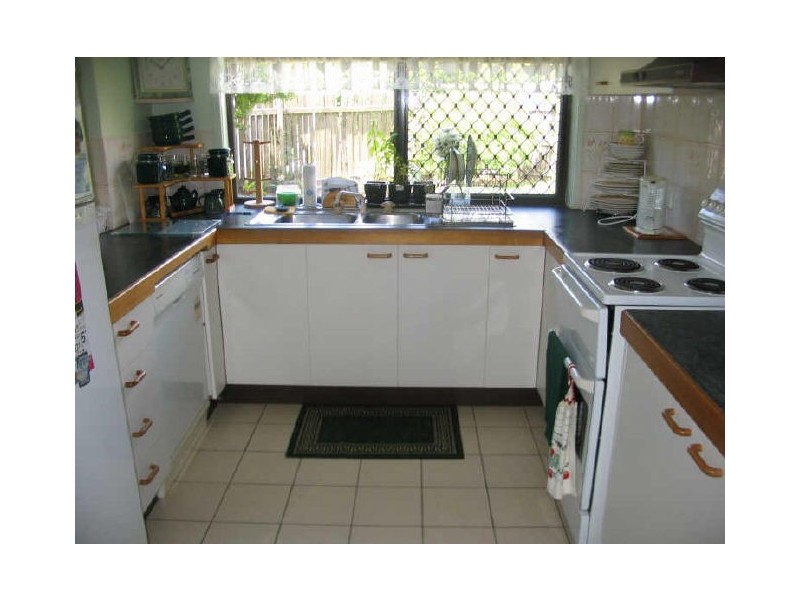 6 Durham Court, Sandstone Point QLD 4511