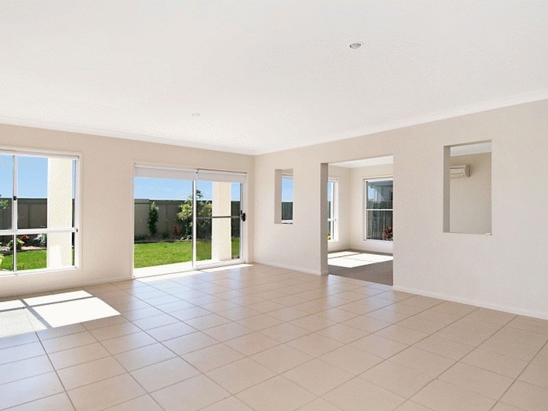 2/55 Marina Blvde, Banksia Beach QLD 4507