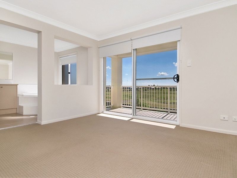 2/55 Marina Blvde, Banksia Beach QLD 4507