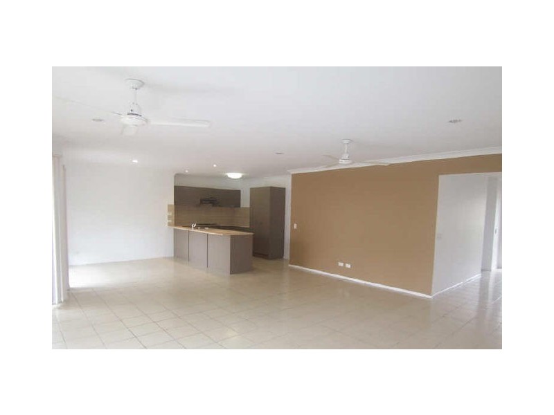 20 Myora Place, Sandstone Point QLD 4511
