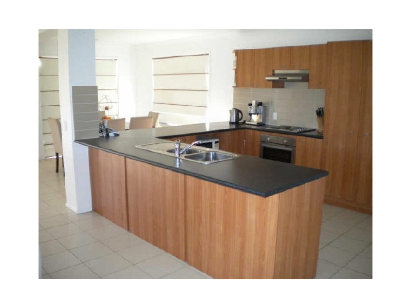 3 Eimeo Place, Sandstone Point QLD 4511