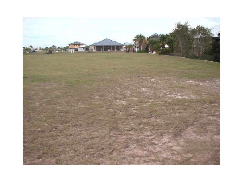 100 Cosmos Avenue, Banksia Beach QLD 4507
