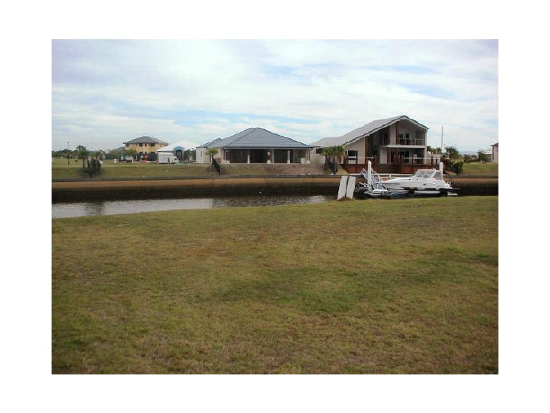 100 Cosmos Avenue, Banksia Beach QLD 4507
