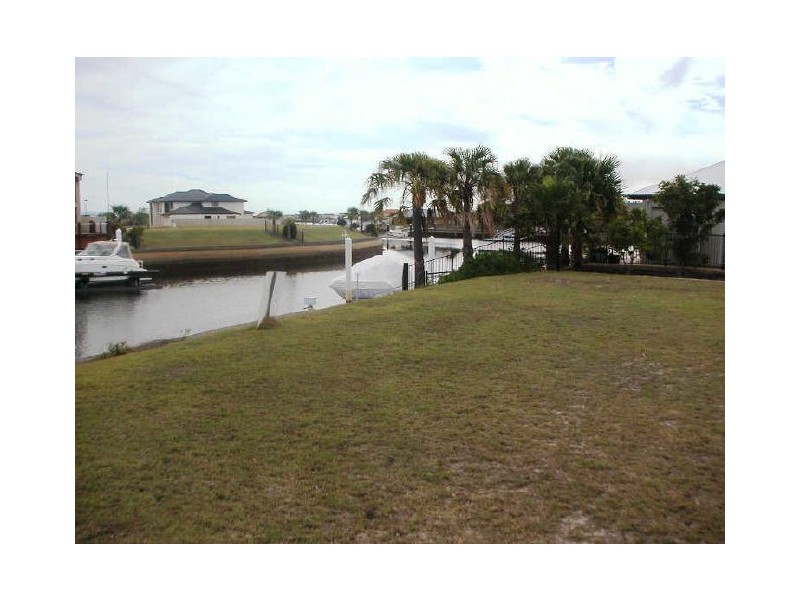 100 Cosmos Avenue, Banksia Beach QLD 4507