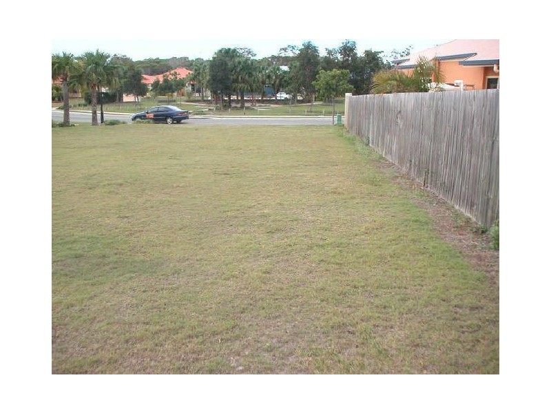 100 Cosmos Avenue, Banksia Beach QLD 4507