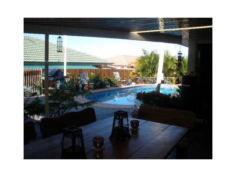 36 Seaforth Street, Sandstone Point QLD 4511