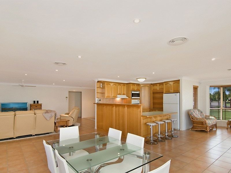 21 Tasman Court, Banksia Beach QLD 4507