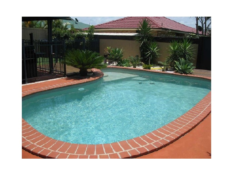 4 Seaforth Street, Sandstone Point QLD 4511