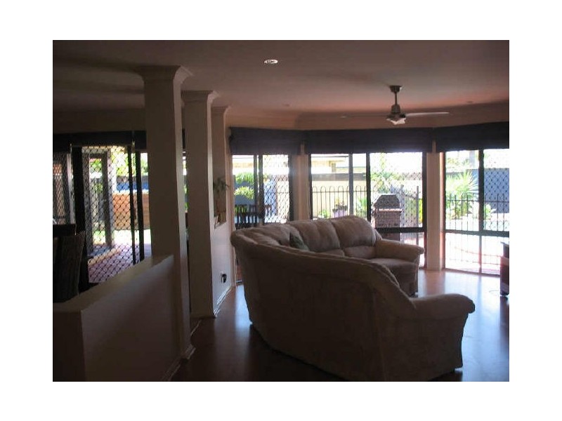 4 Seaforth Street, Sandstone Point QLD 4511