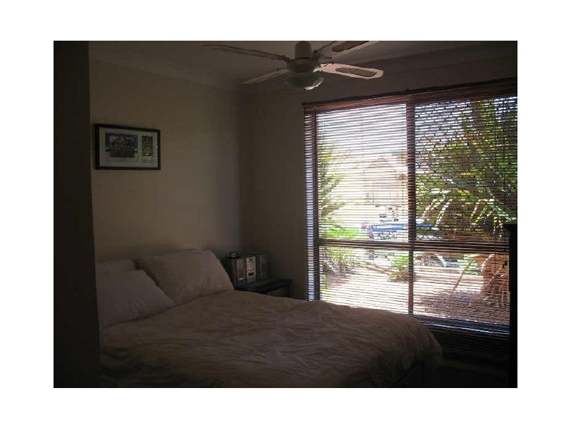 4 Seaforth Street, Sandstone Point QLD 4511