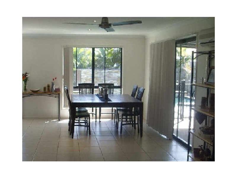 12 Reeders Street, Sandstone Point QLD 4511