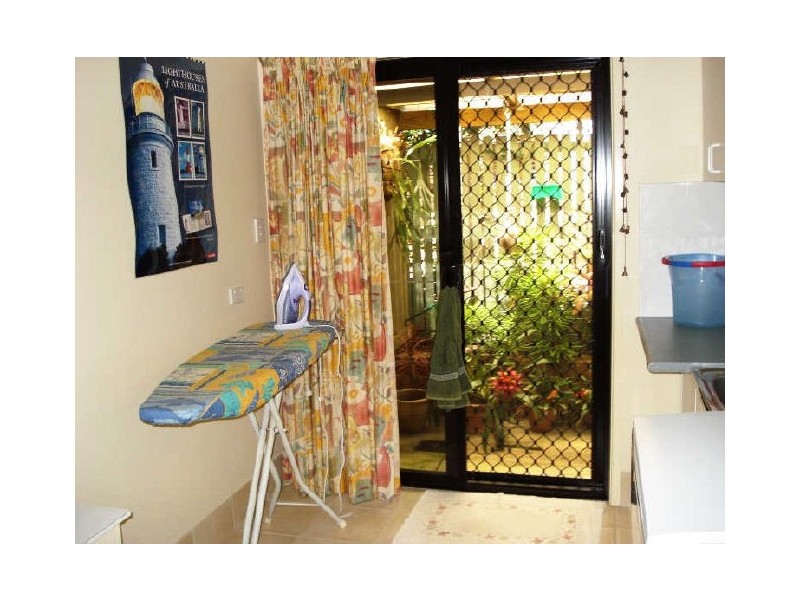 7 Avalon St, Sandstone Point QLD 4511
