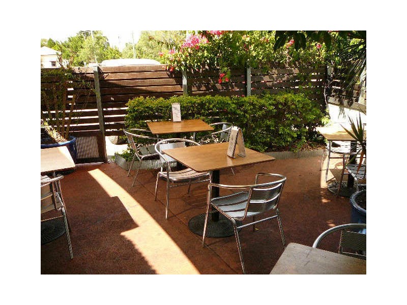 2/878 Beachmere Road, Beachmere QLD 4510
