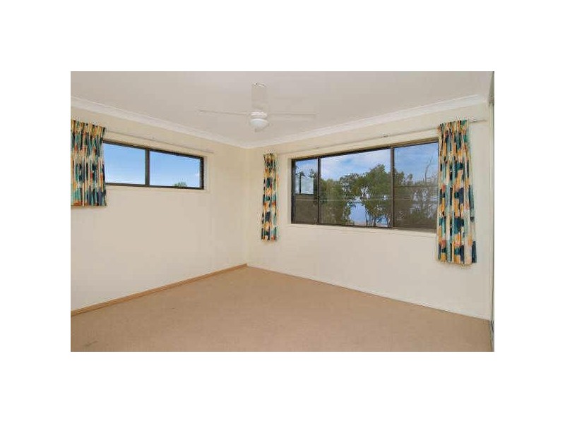 5/2 Sunderland Drive, Banksia Beach QLD 4507