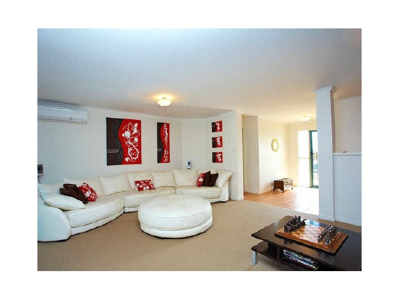 8 Voyagers Drive, Banksia Beach QLD 4507