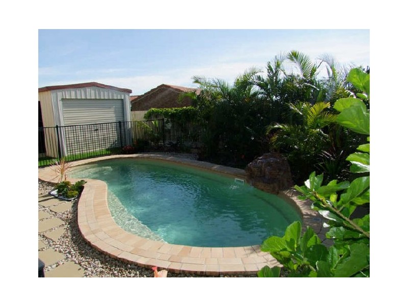 Sandstone Point QLD 4511