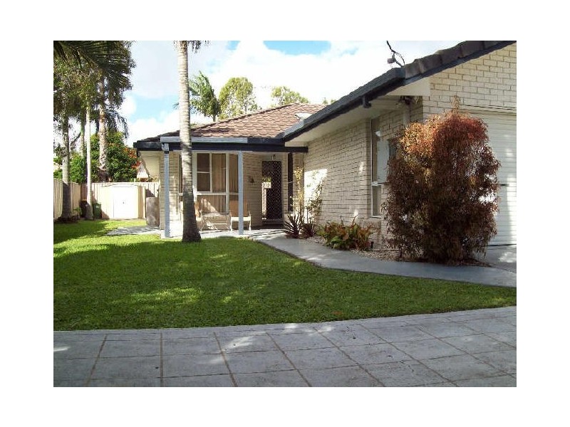 2/8 Dianthus Avenue, Banksia Beach QLD 4507