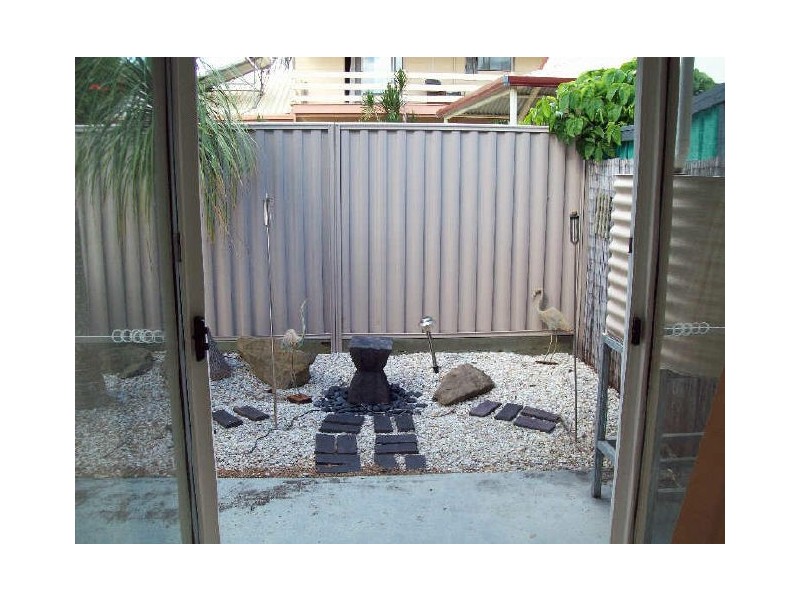 2/8 Dianthus Avenue, Banksia Beach QLD 4507