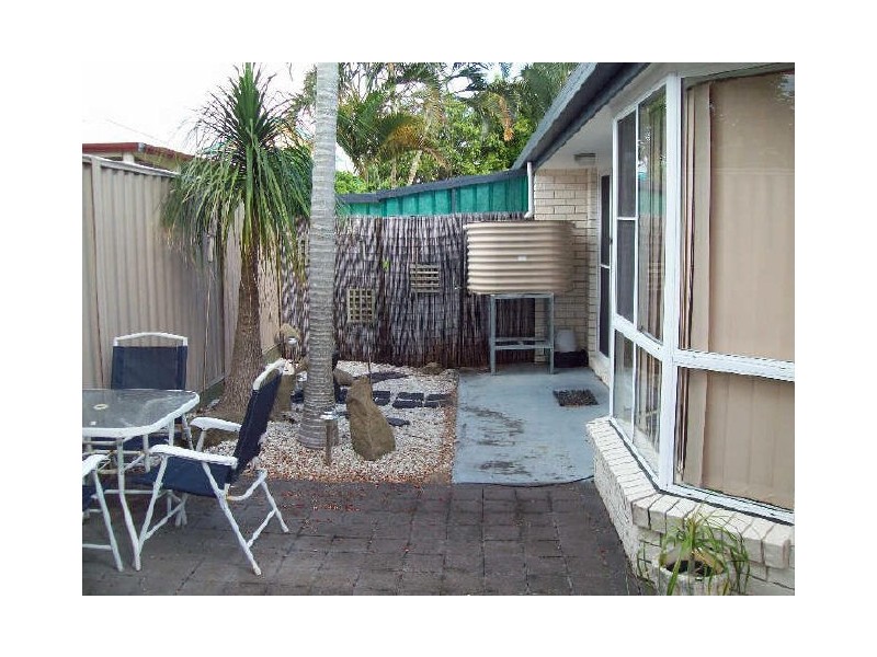 2/8 Dianthus Avenue, Banksia Beach QLD 4507