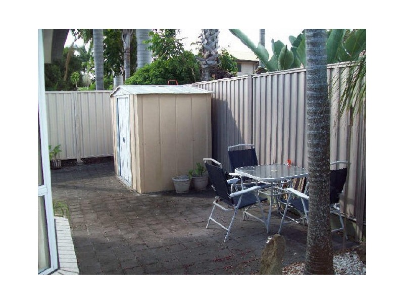 2/8 Dianthus Avenue, Banksia Beach QLD 4507