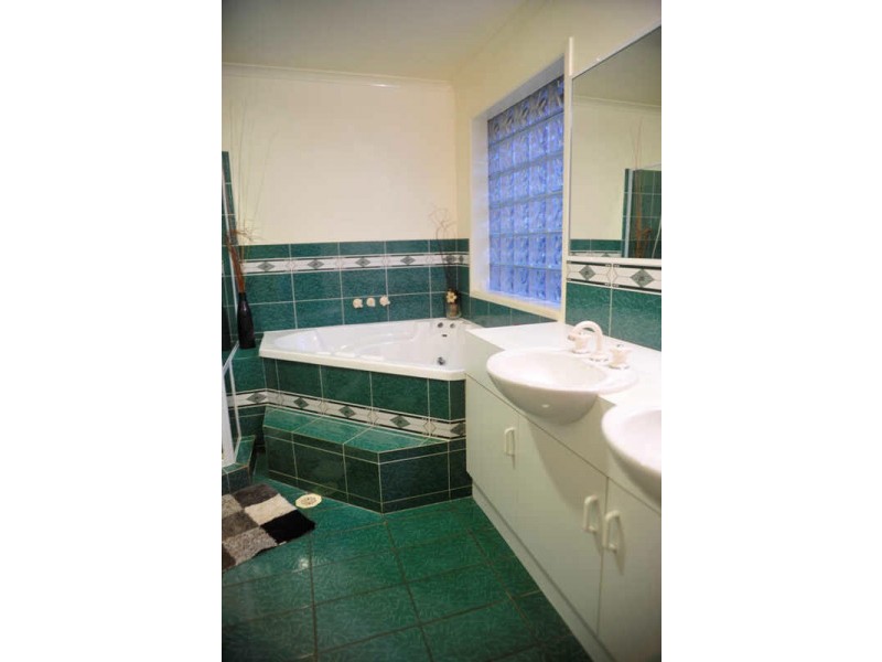 6 Malva Court, Bongaree QLD 4507