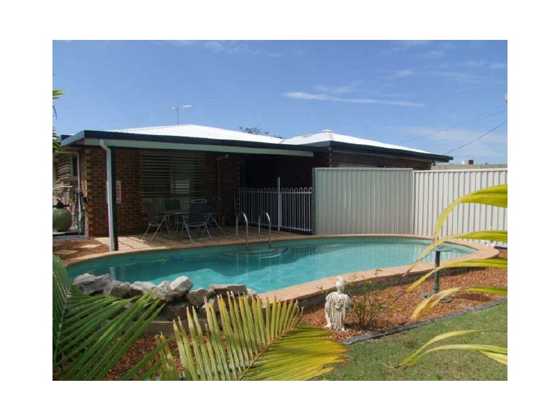 12 Endeavour Dr, Banksia Beach QLD 4507