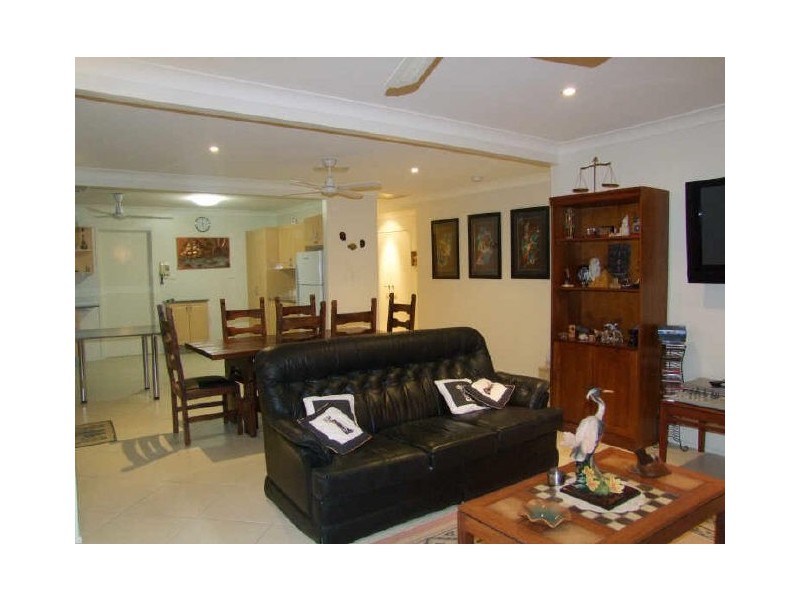 12 Endeavour Dr, Banksia Beach QLD 4507