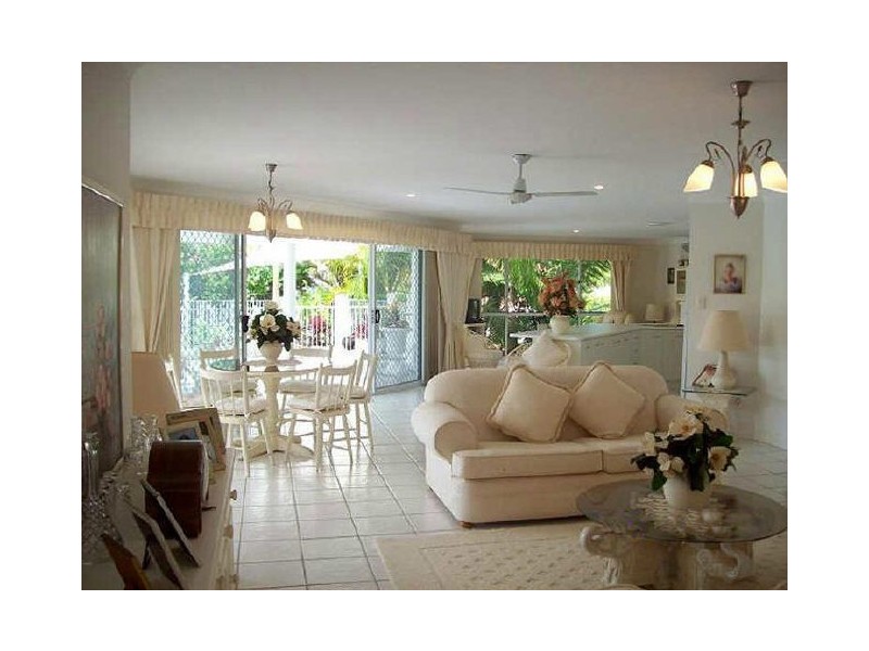 1 Albatross Court, Banksia Beach QLD 4507