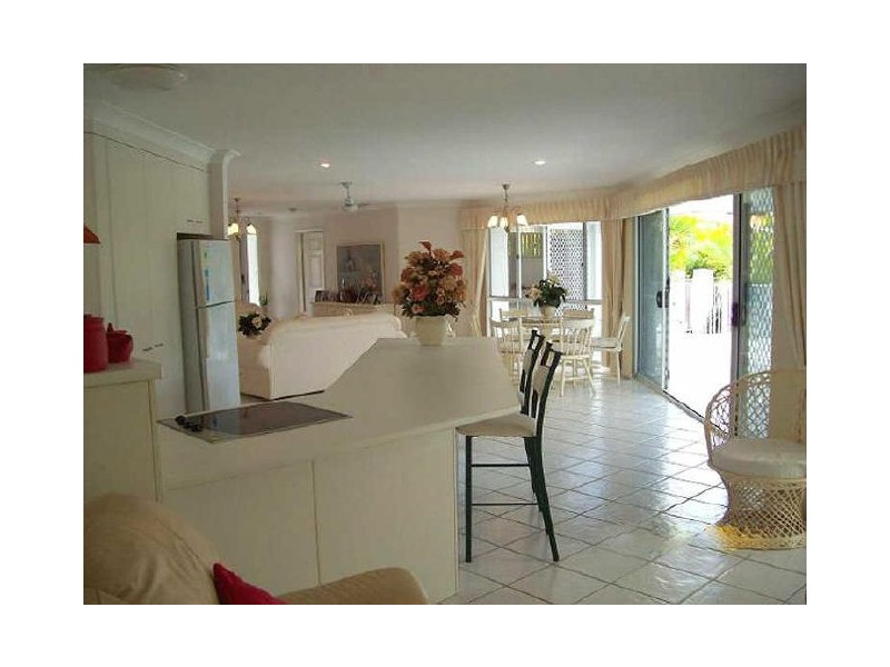 1 Albatross Court, Banksia Beach QLD 4507