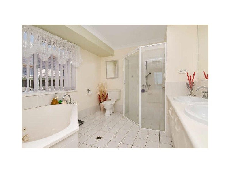 13 Carl Court, Banksia Beach QLD 4507