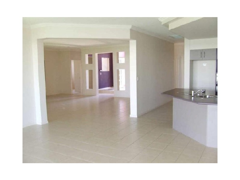 5 Seaeagle Place, Banksia Beach QLD 4507