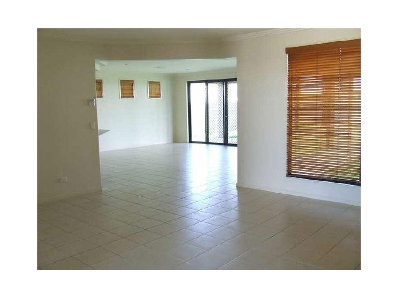 5 Seaeagle Place, Banksia Beach QLD 4507