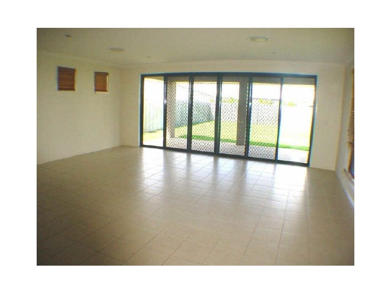 5 Seaeagle Place, Banksia Beach QLD 4507